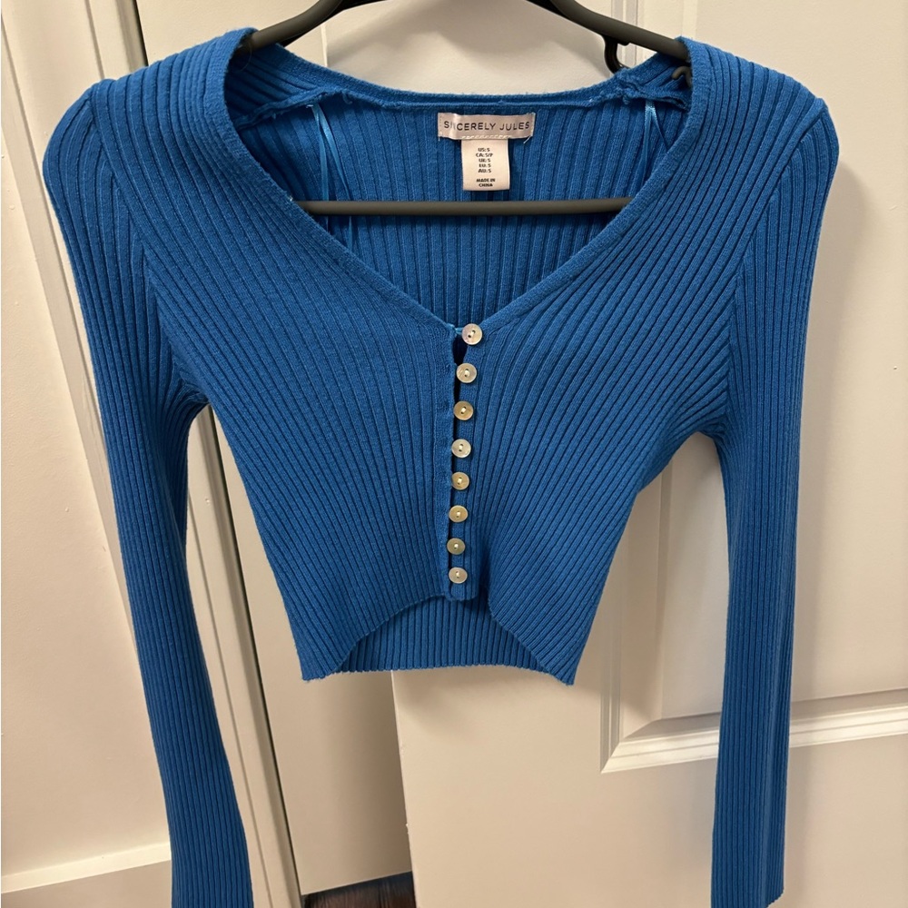 Blue cropped sweater size medium